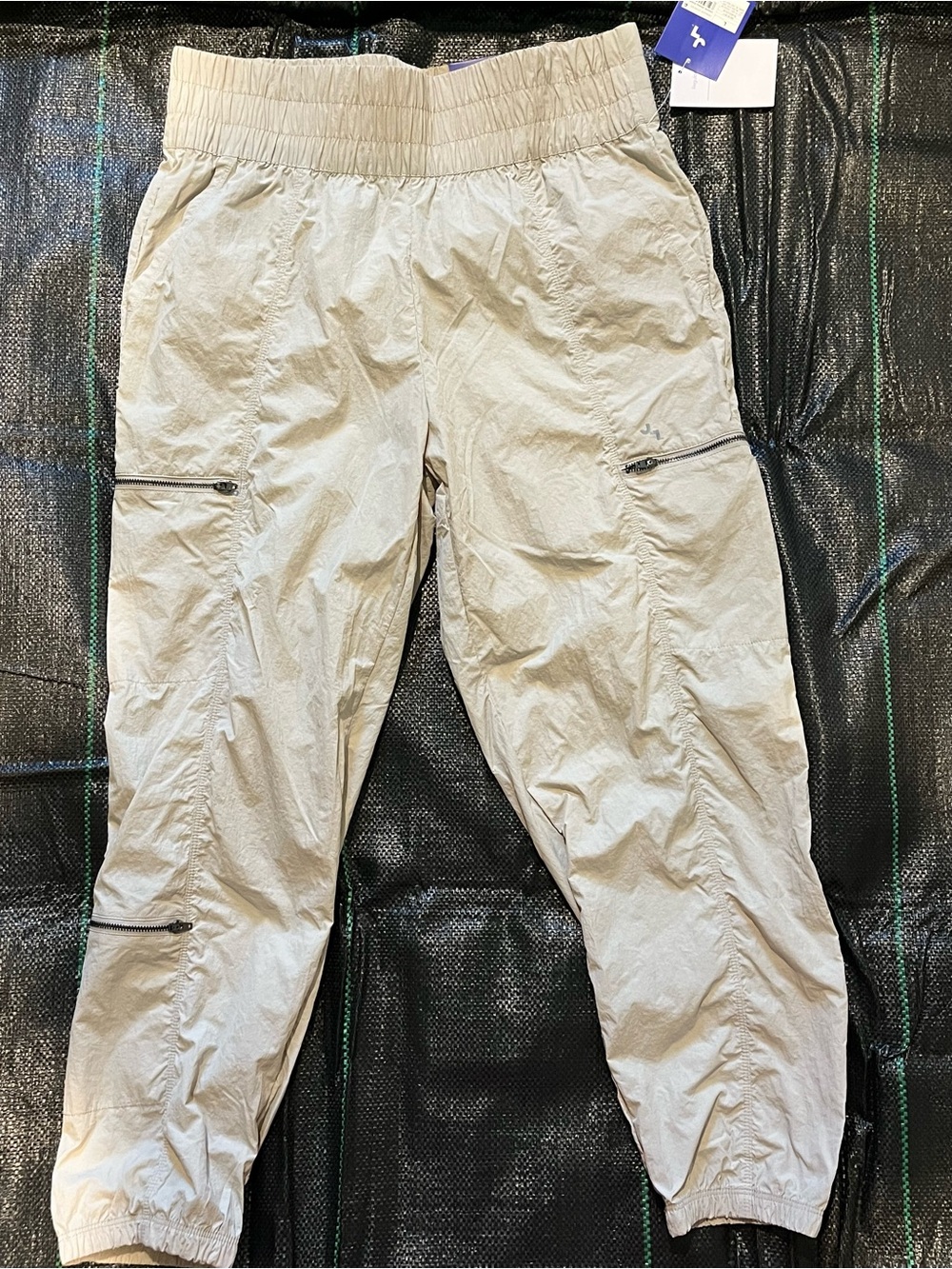 Womens Lightweight Cargo Jogger Pants — Cream